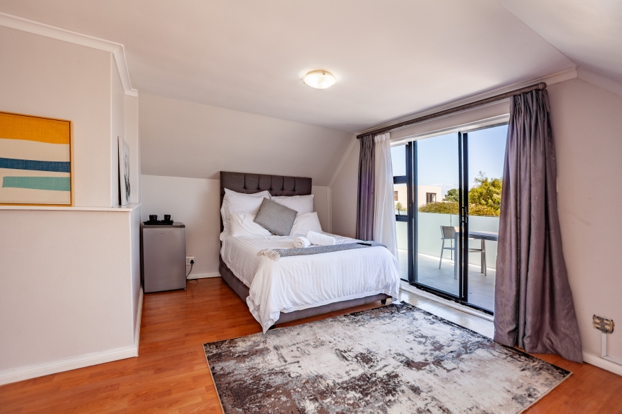 8 Bedroom Property for Sale in Milnerton Ridge Western Cape